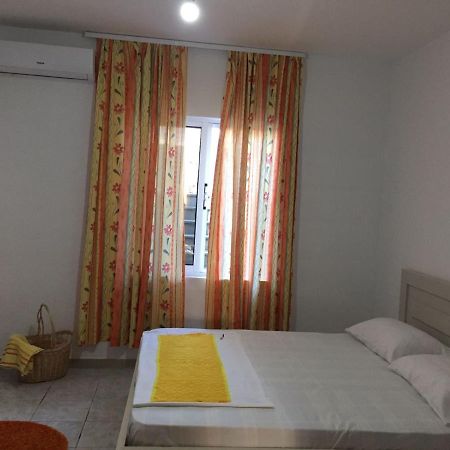 Appartamento Cosyy House Vlorë Esterno foto
